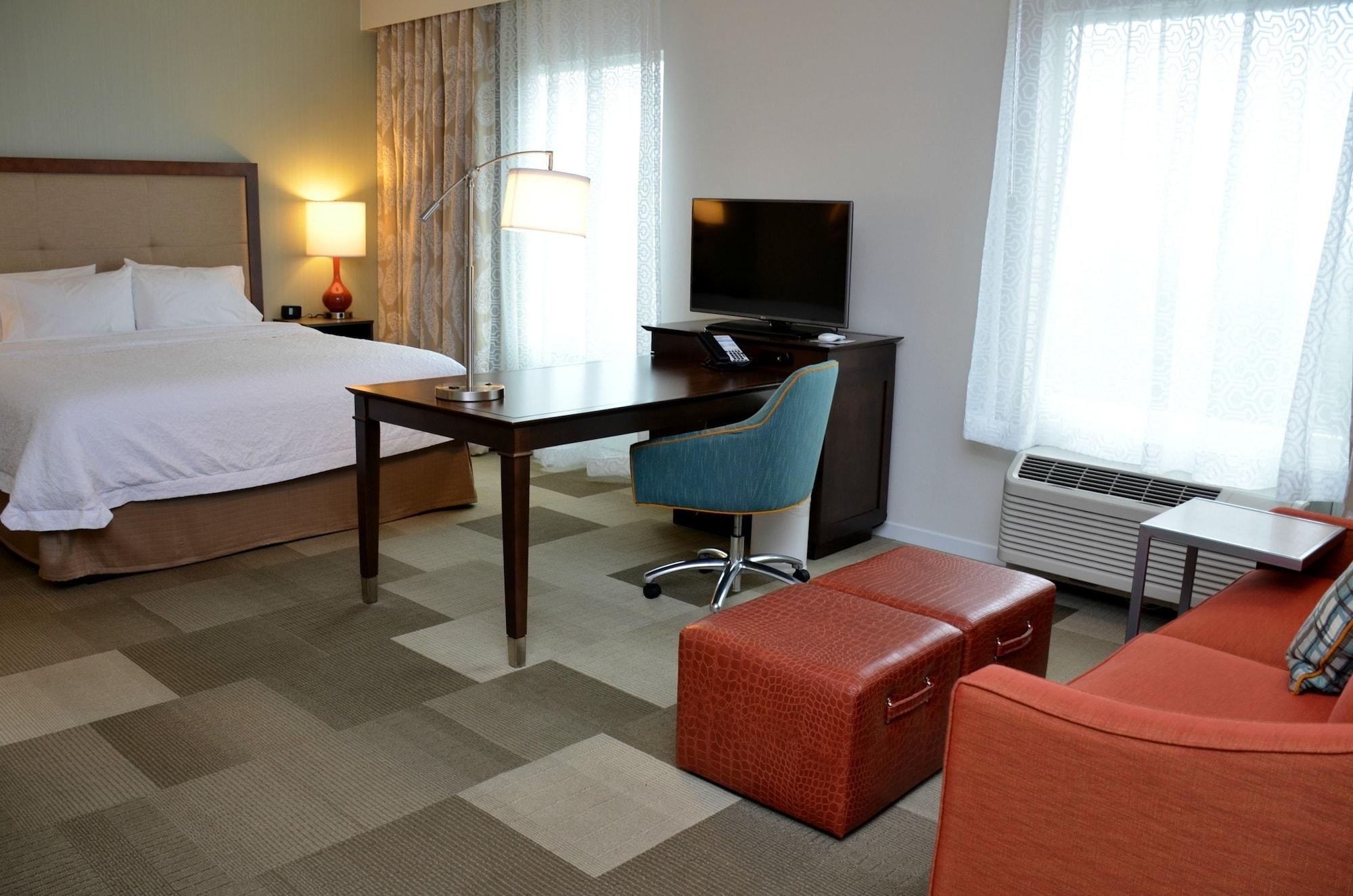 Hampton Inn & Suites - Деленд Экстерьер фото