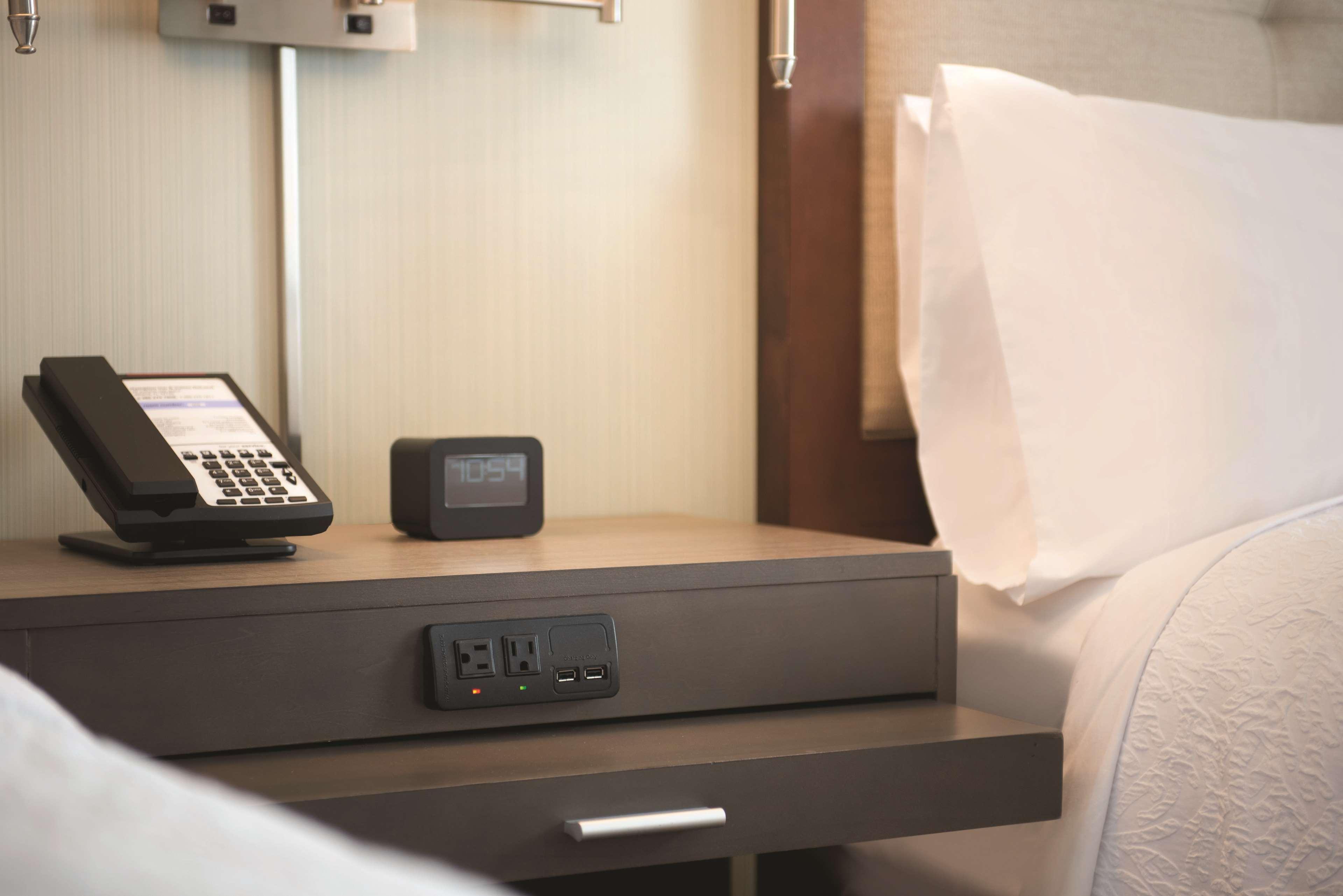 Hampton Inn & Suites - Деленд Экстерьер фото