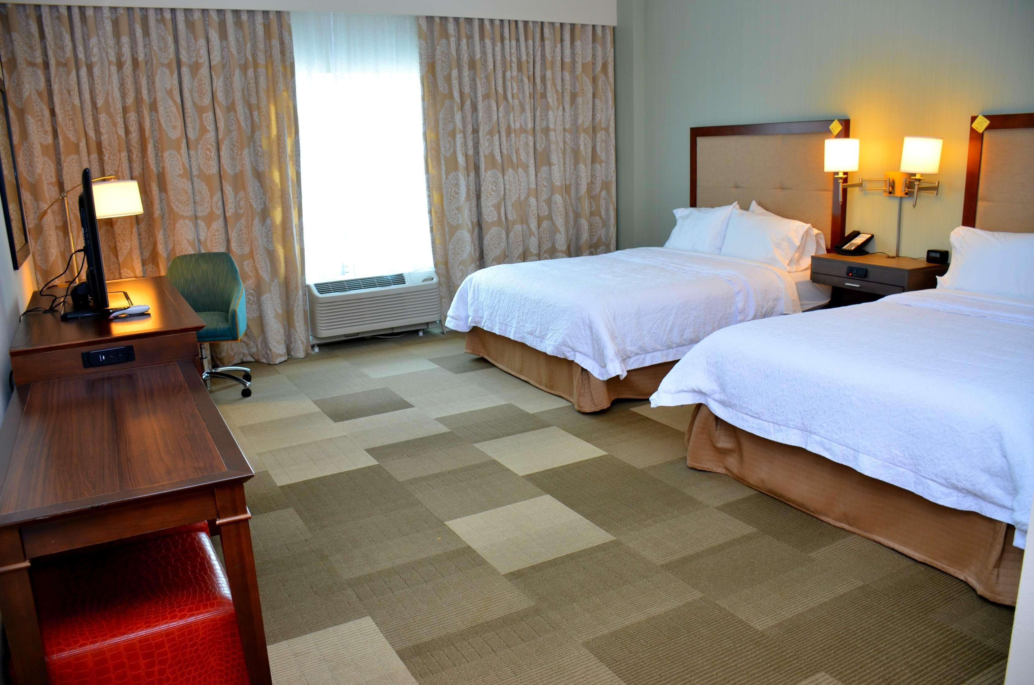 Hampton Inn & Suites - Деленд Экстерьер фото