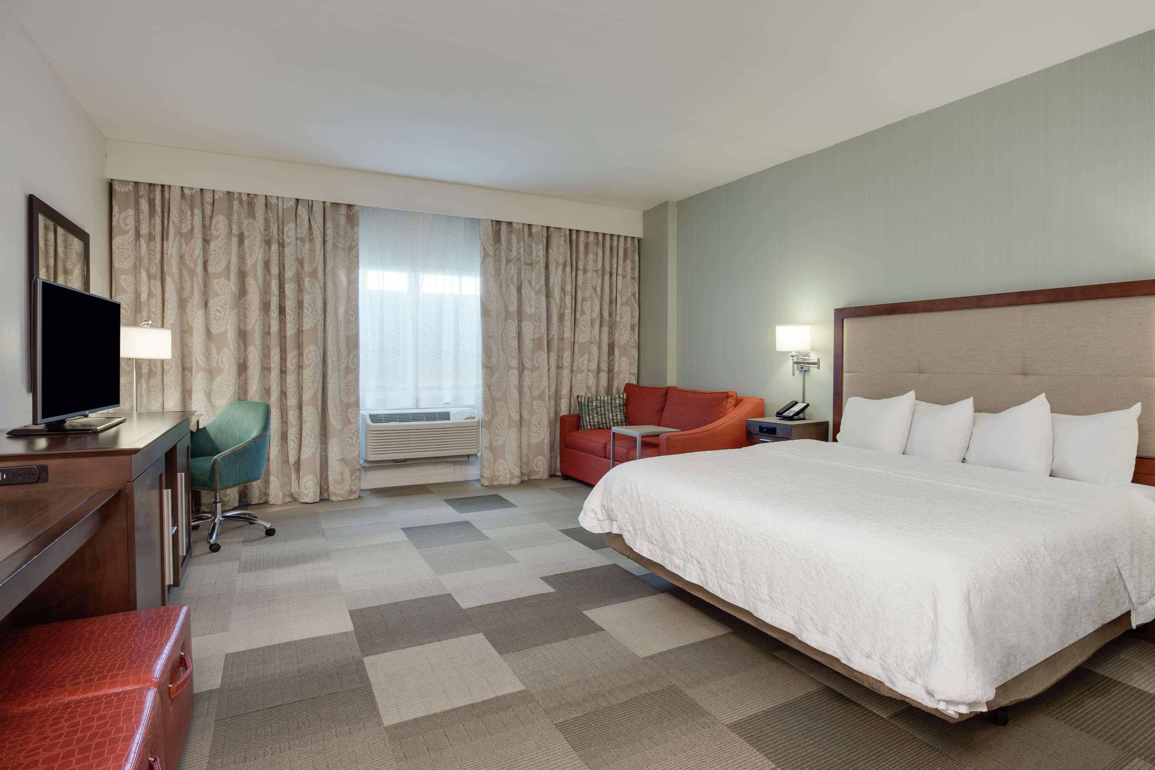 Hampton Inn & Suites - Деленд Экстерьер фото