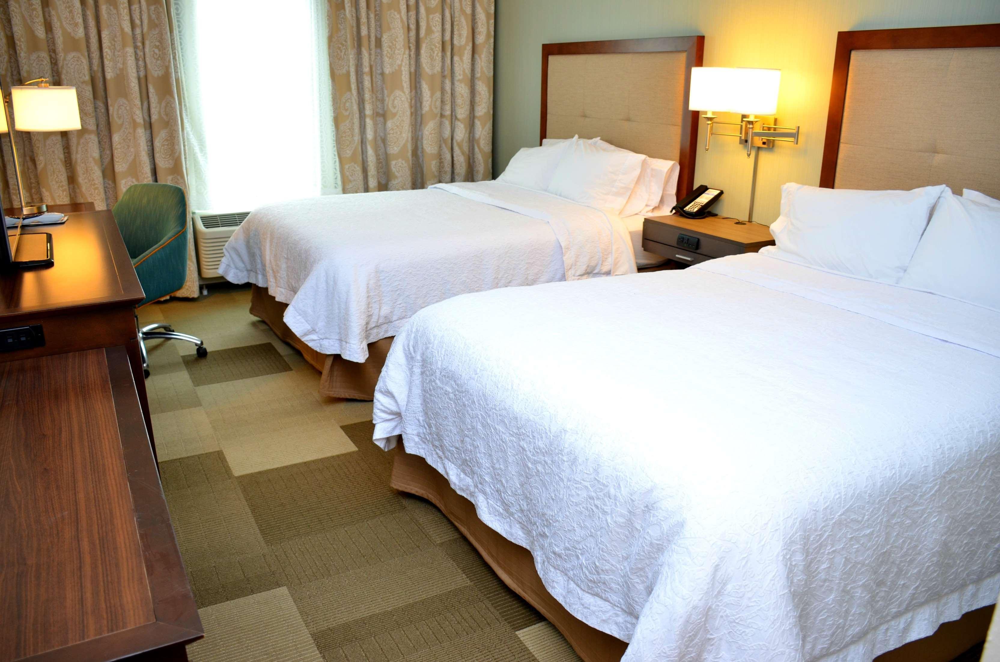 Hampton Inn & Suites - Деленд Экстерьер фото