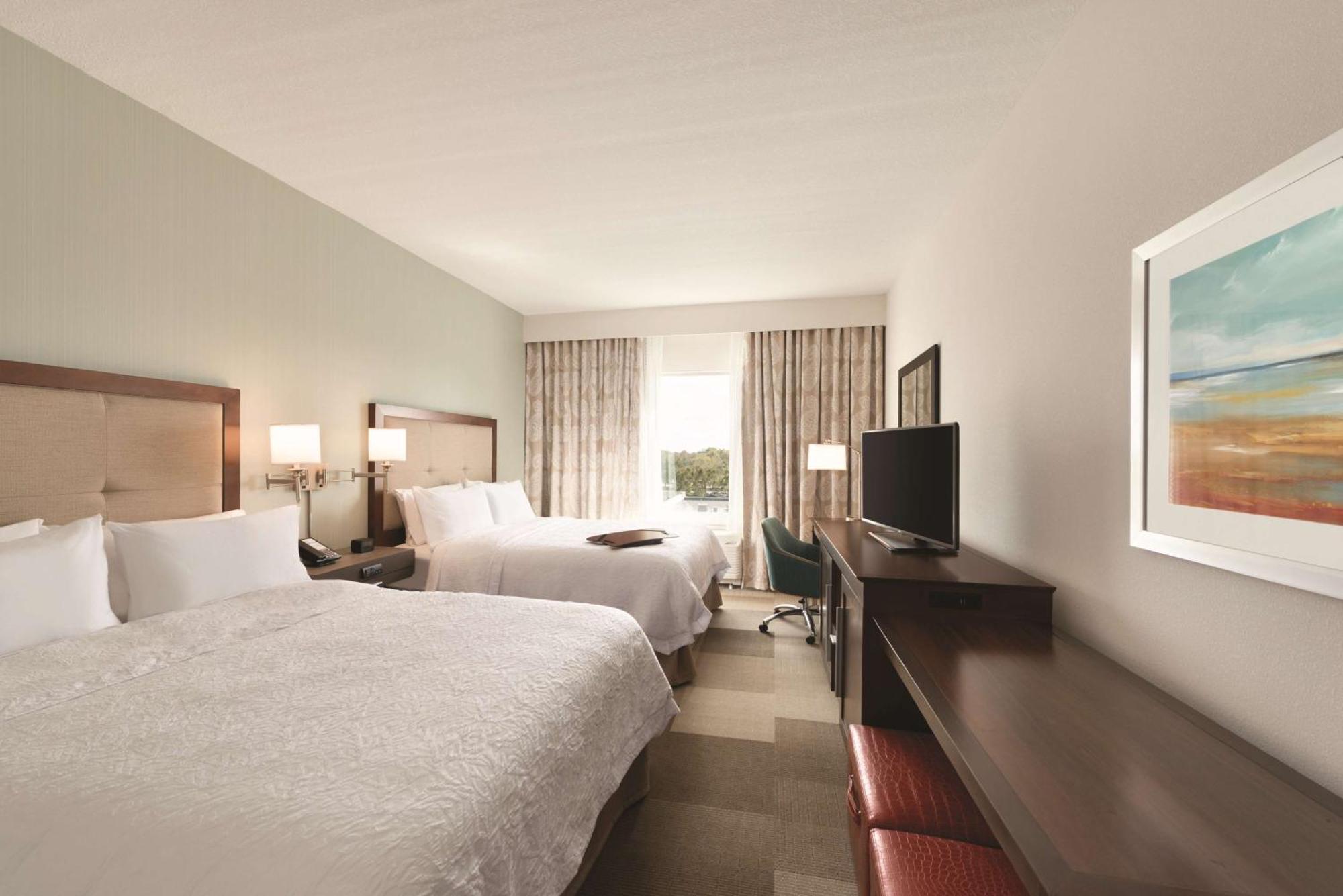 Hampton Inn & Suites - Деленд Экстерьер фото