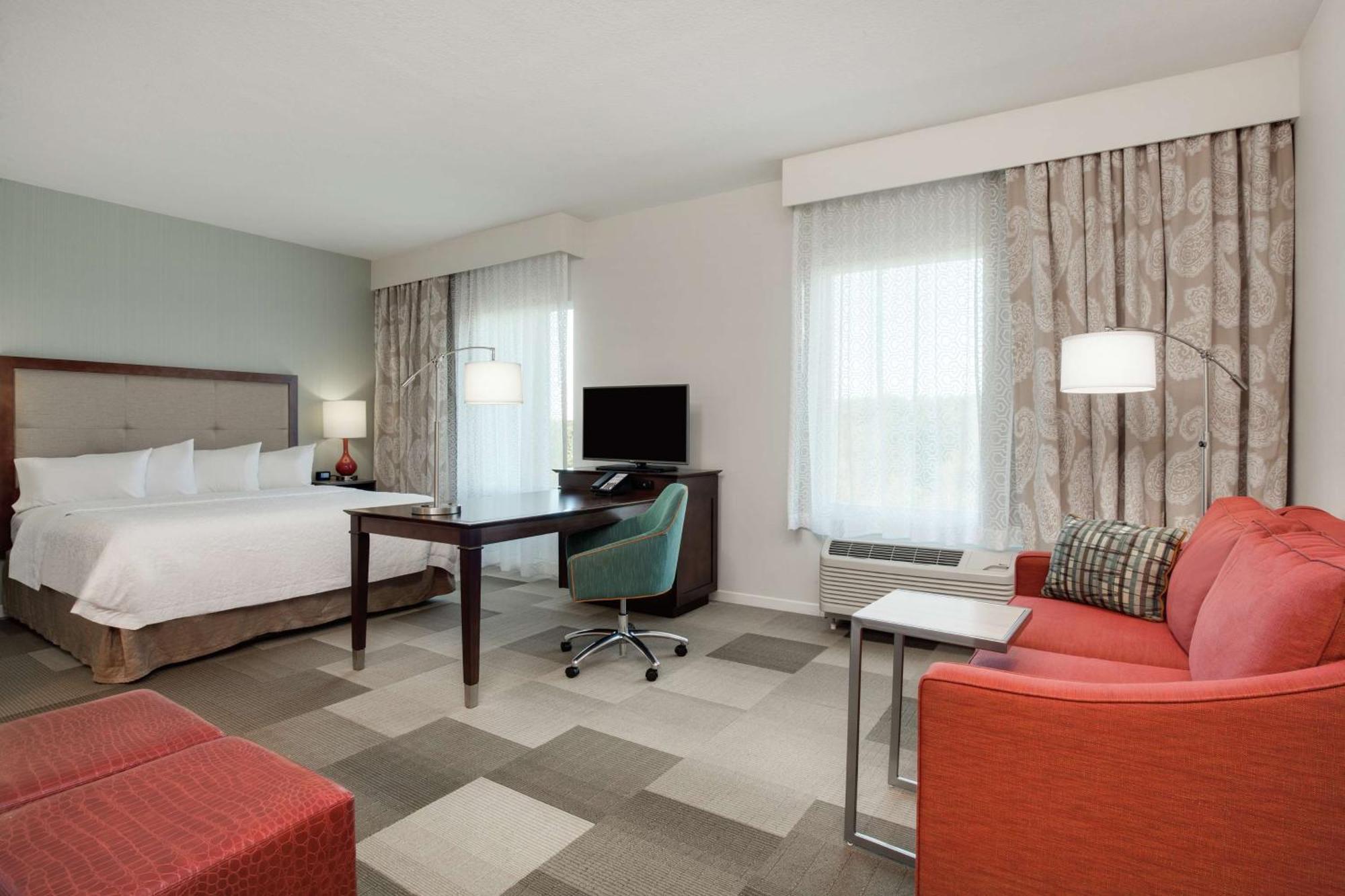 Hampton Inn & Suites - Деленд Экстерьер фото