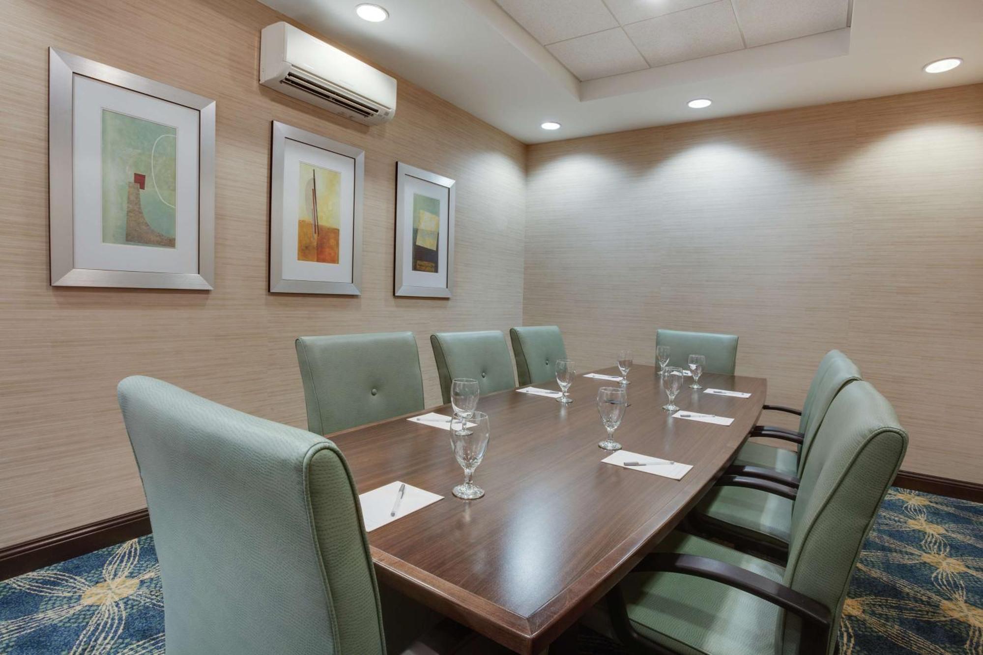 Hampton Inn & Suites - Деленд Экстерьер фото