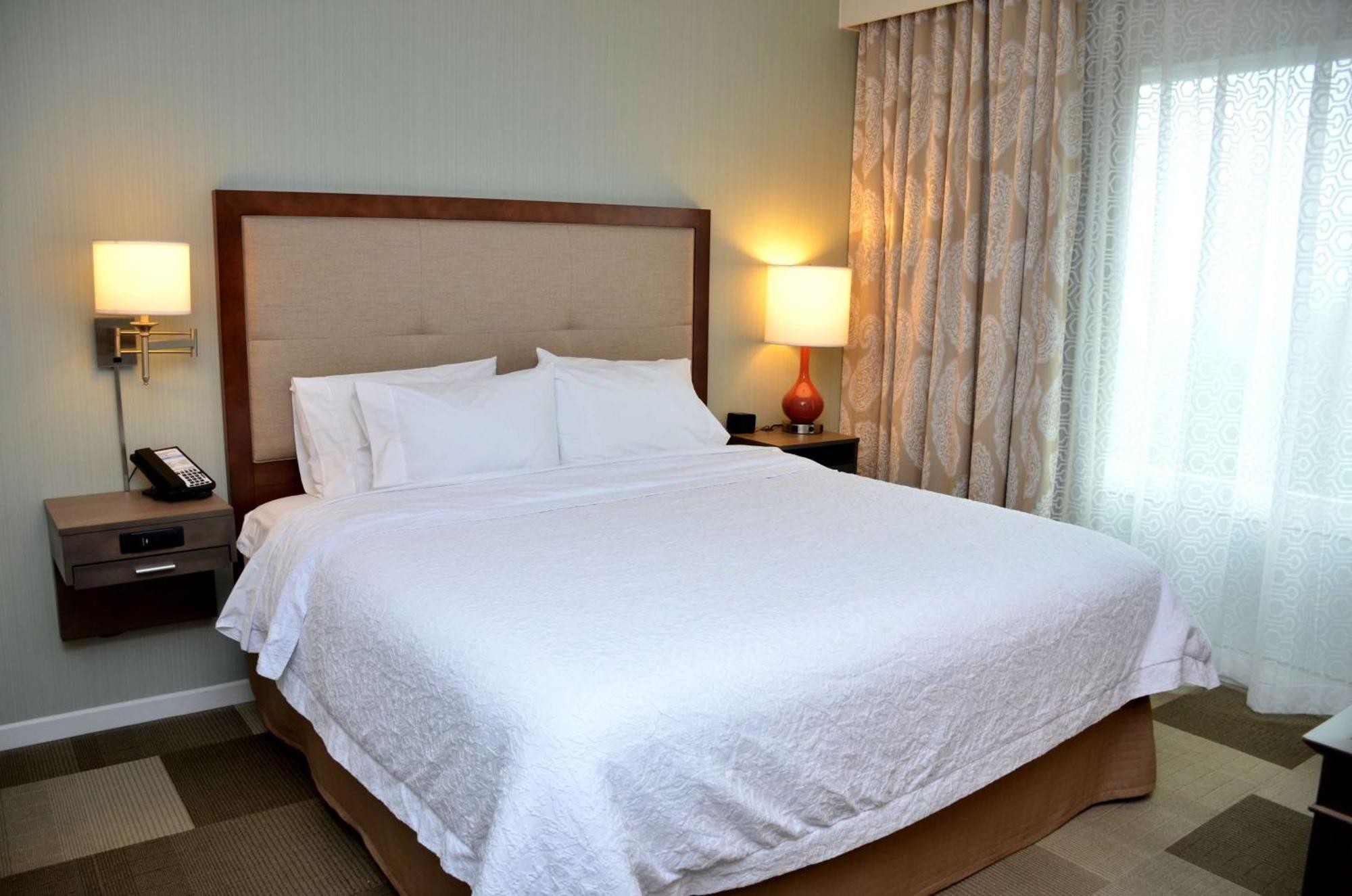 Hampton Inn & Suites - Деленд Экстерьер фото