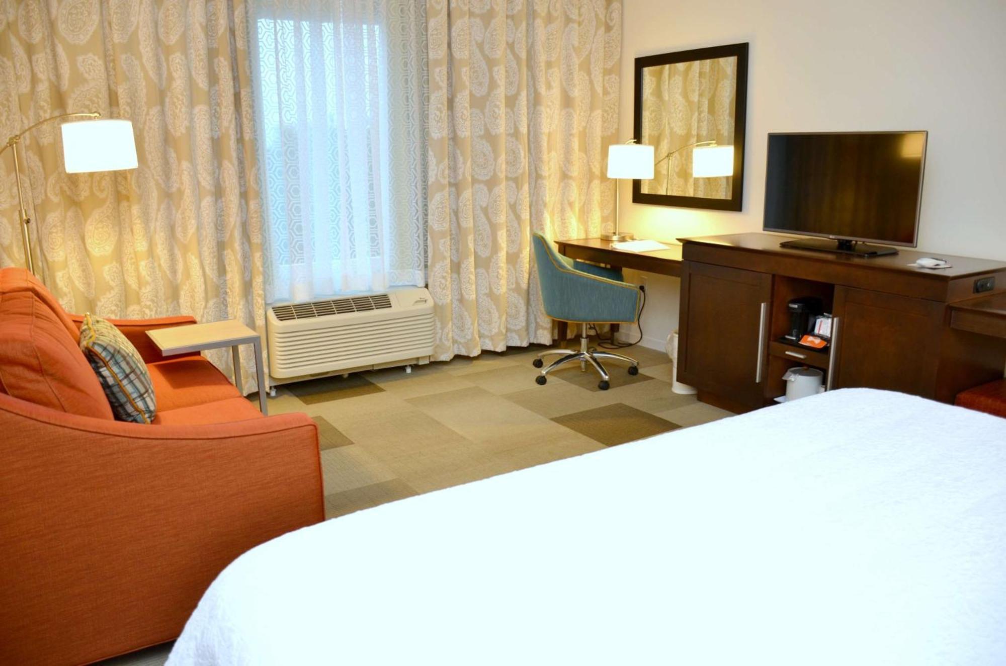 Hampton Inn & Suites - Деленд Экстерьер фото